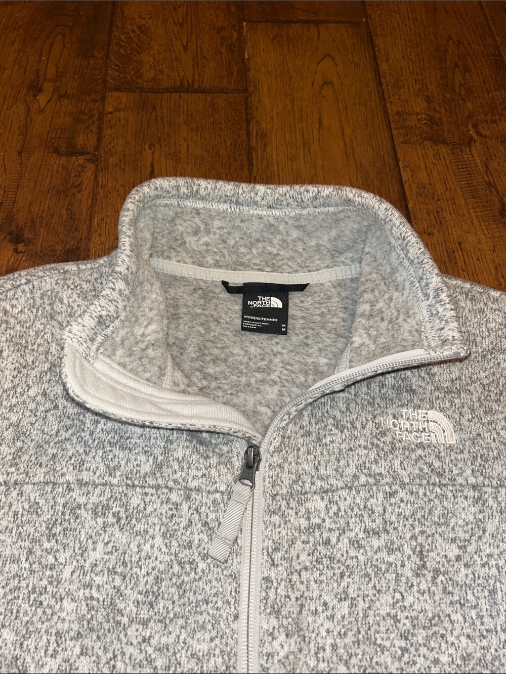 The North Face Women’s Light Gray Full-Zip Sweater Fleece Jacket - Picture 2 of 2